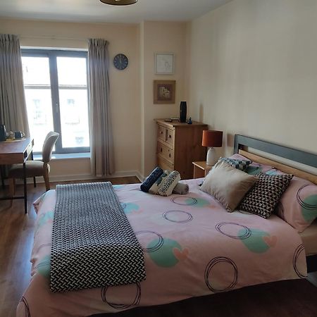 Swallows Nest - Spacious Bright Double Bedroom With Ensuite Bathroom Dublino Esterno foto